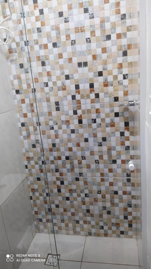 Pousada Quarto Com Tv,Ar,Frigobar,Wifi E Garagem أباريسيدا المظهر الخارجي الصورة
